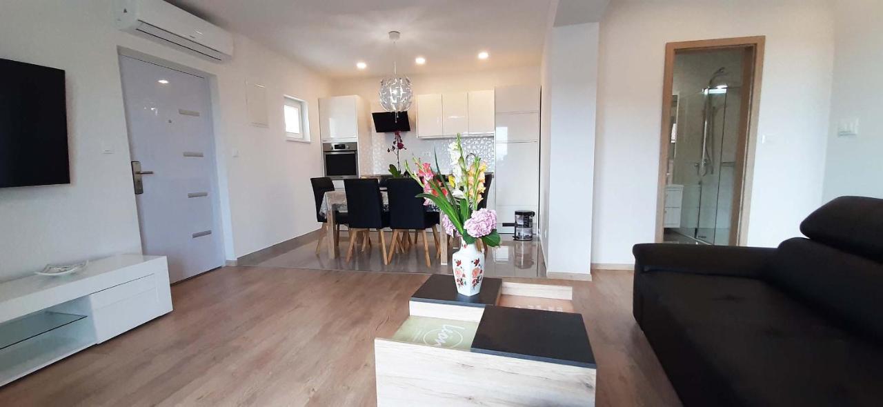 Penthaus Apartment N&M Baška Voda Dış mekan fotoğraf